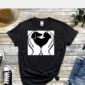 HANDS HOLDING PETS Tee Shirt UNISEX T-Shirt